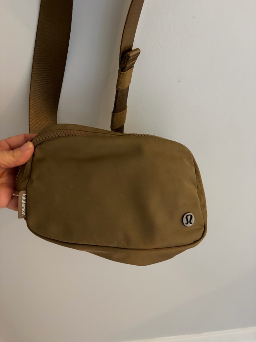 Lululemon Everywhere belt bag
